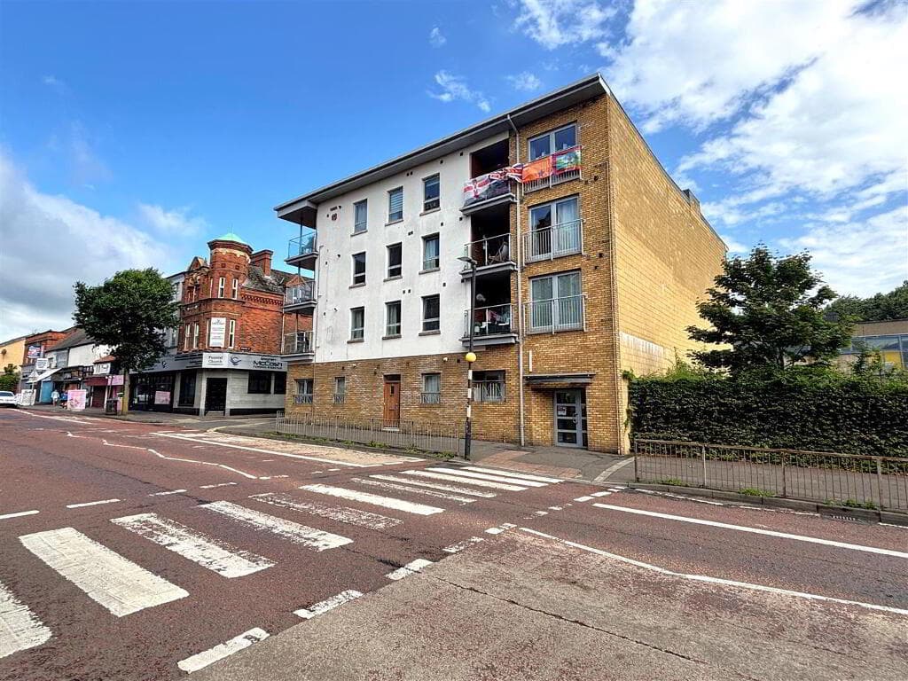Apt 7, 109 Shankill Road, Belfast, BT13 1FD