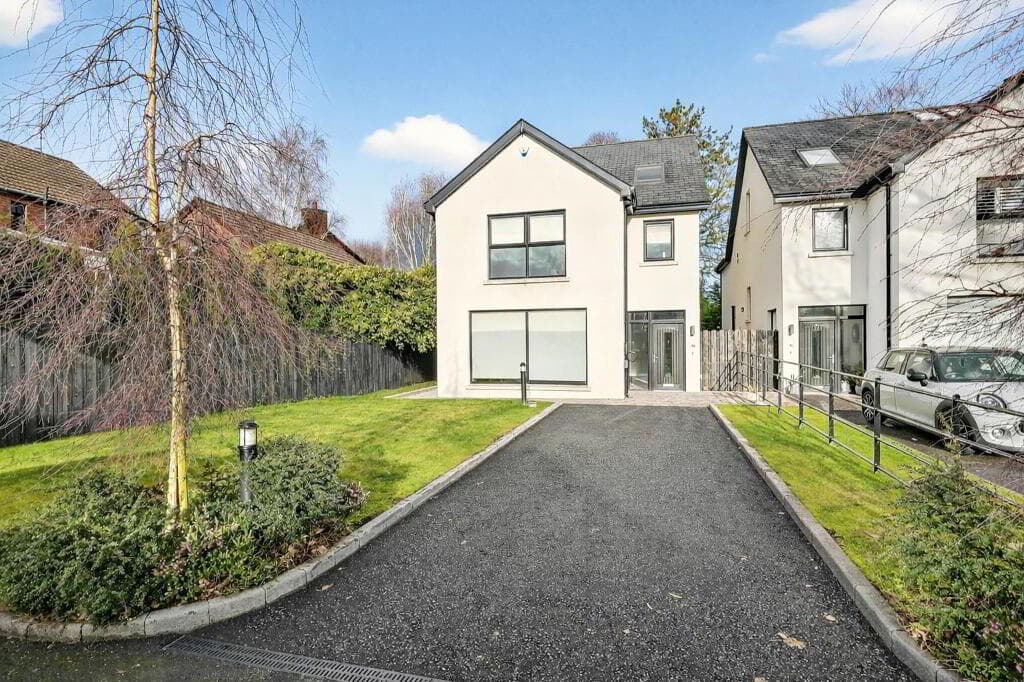 4d Newforge Lane, Belfast, BT9 5NU
