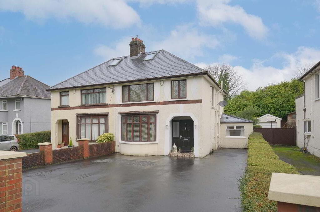 99 Demesne Road, Holywood, BT18 9EY