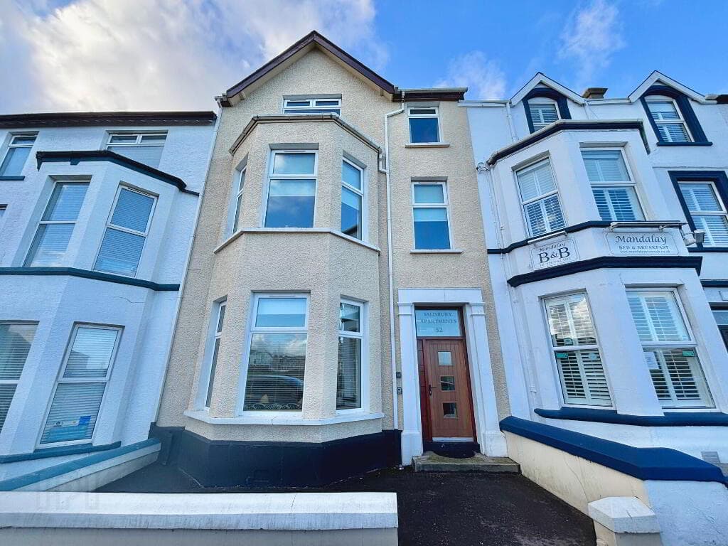 3 Salisbury Apartments, 52 Eglinton Street, Portrush, BT56 8DY