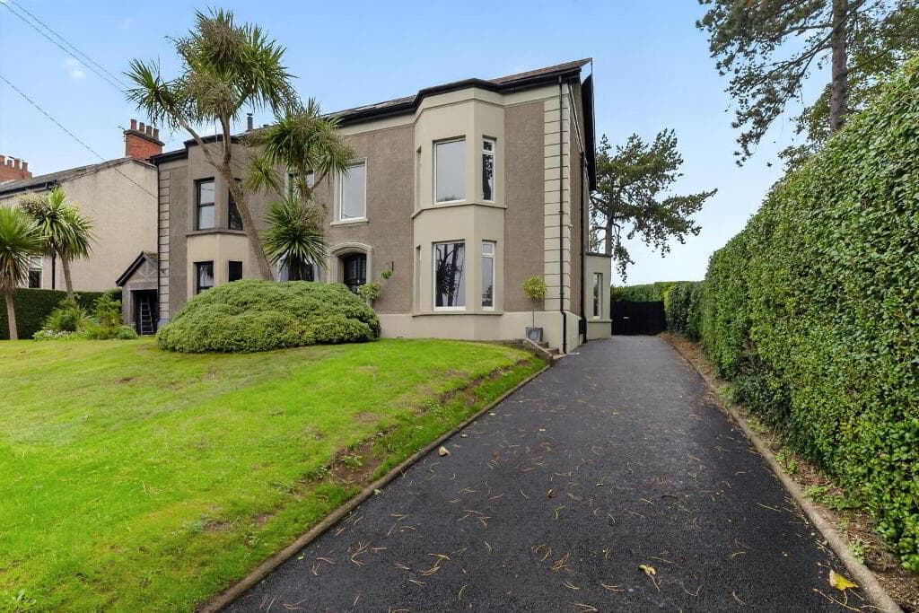 5 Crawfordsburn Road, Newtownards, BT23 4EA