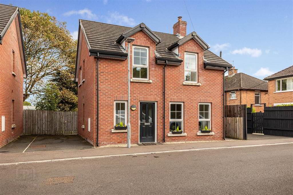 2a Llewellyn Drive, Lisburn, BT27 4AQ