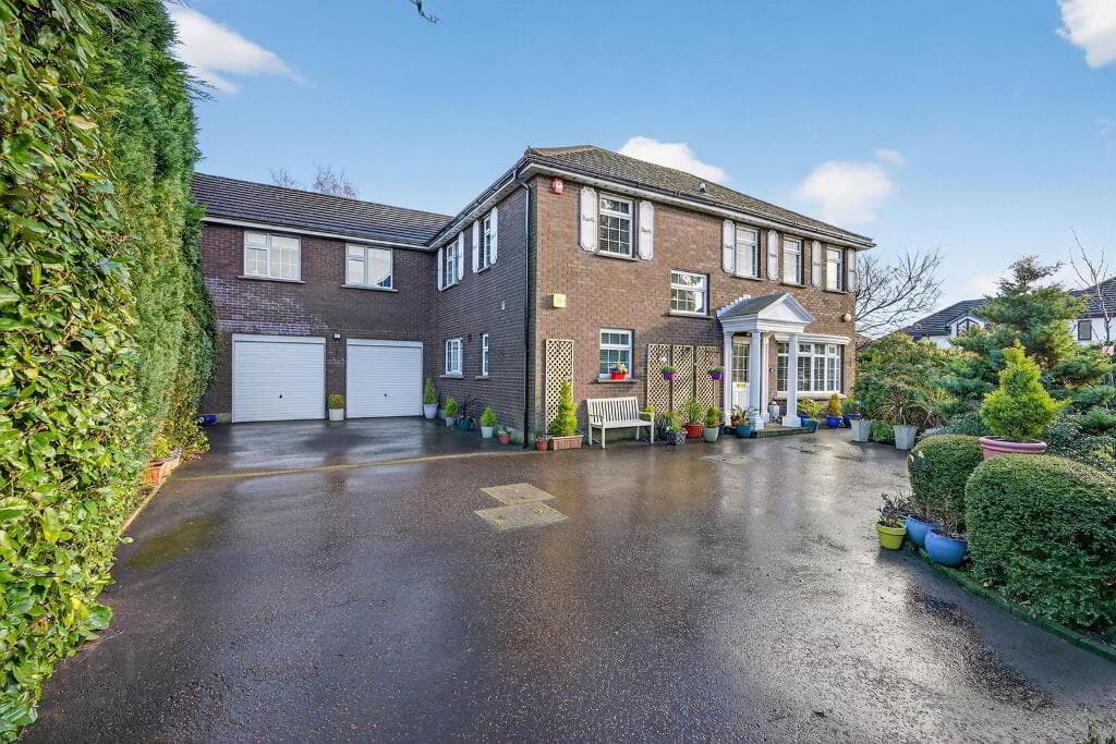 16 Old Forge Manor, Belfast, BT10 0HY