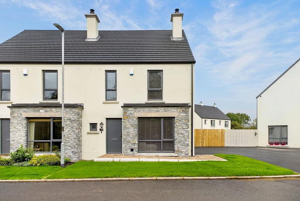 49 Oakwood View, Antrim, BT41 2FY