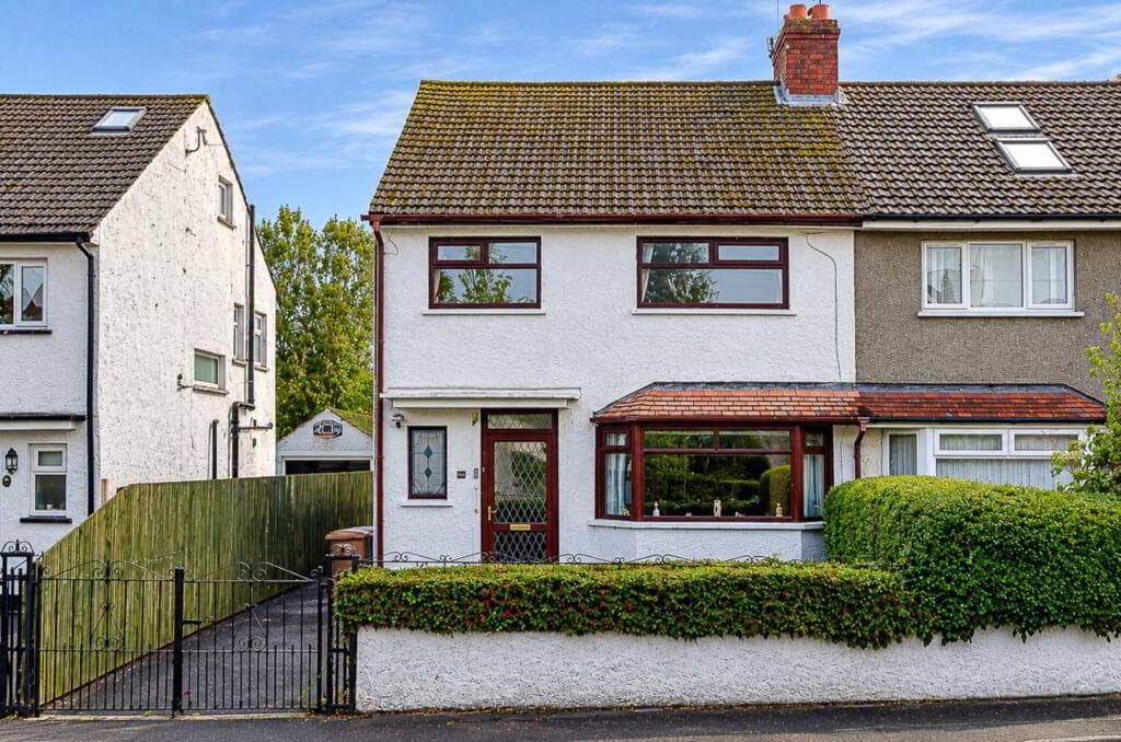 106 Locksley Park, Upper Lisburn Road, Belfast, BT10 0AT