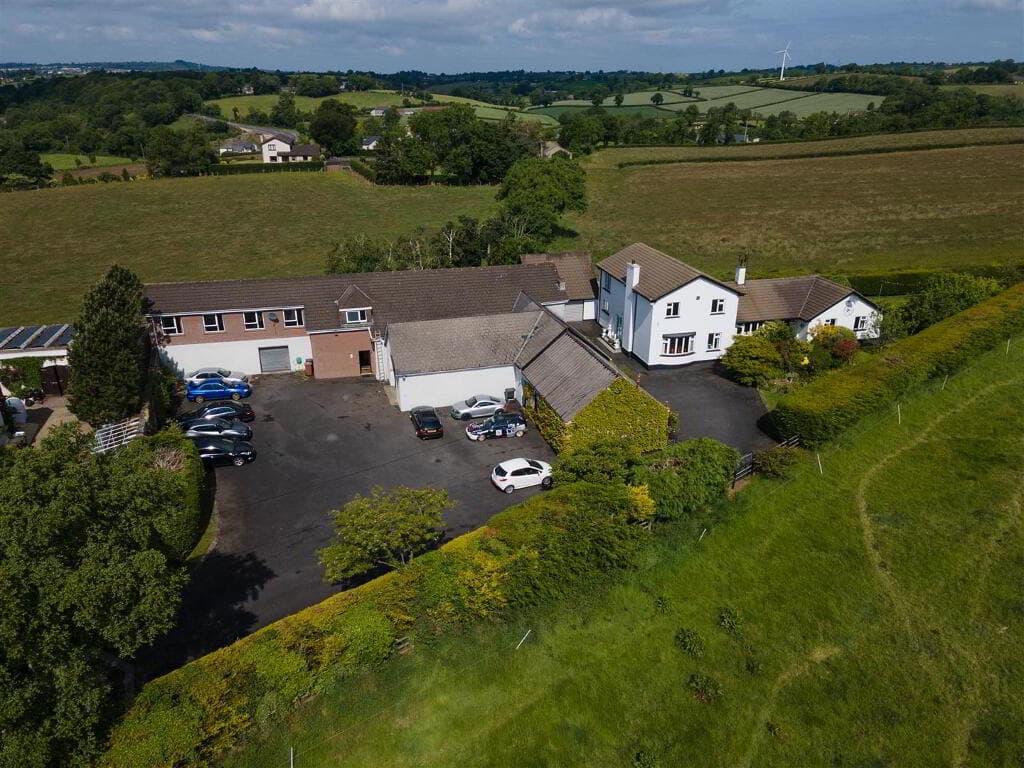 252A & 252B Castlewellan Road, Banbridge, BT32 3SF