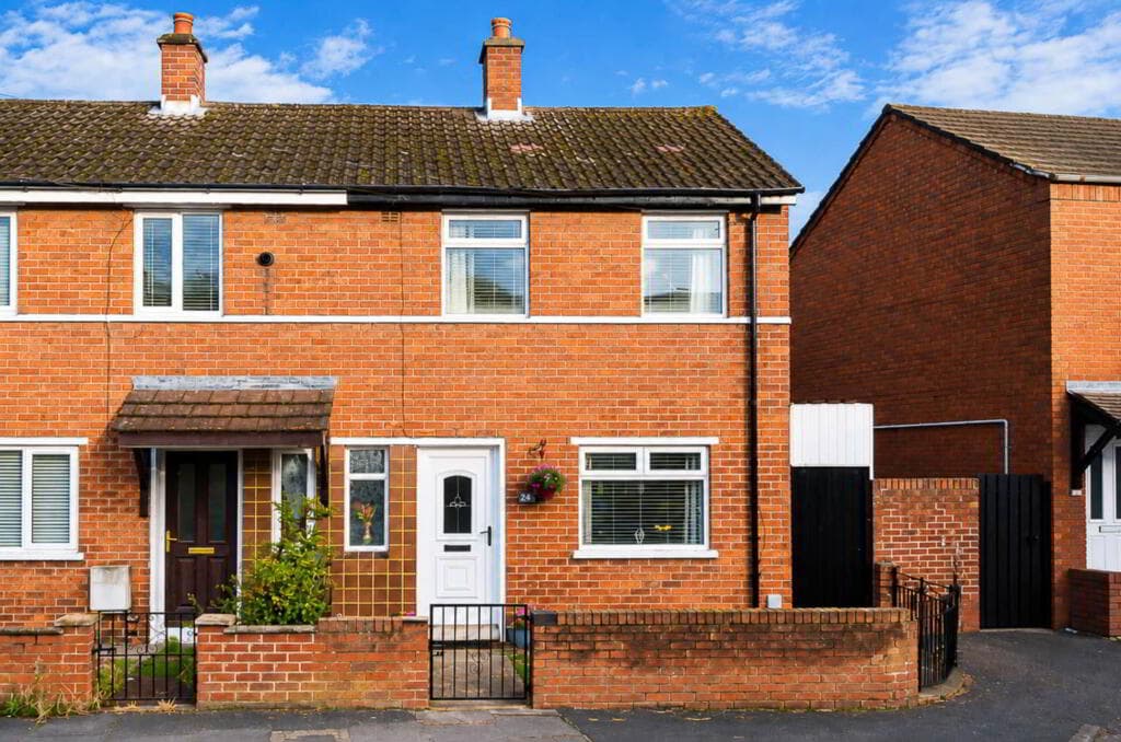 24 Hillsborough Gardens, Belfast, BT6 9DT