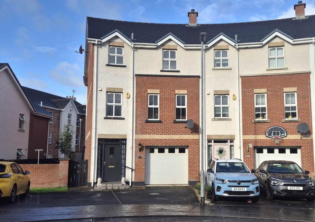 96 Waterfoot Park, Derry, BT47 6SX