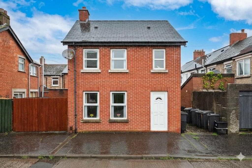 1A Lisavon Parade, Belfast, BT4 1LE