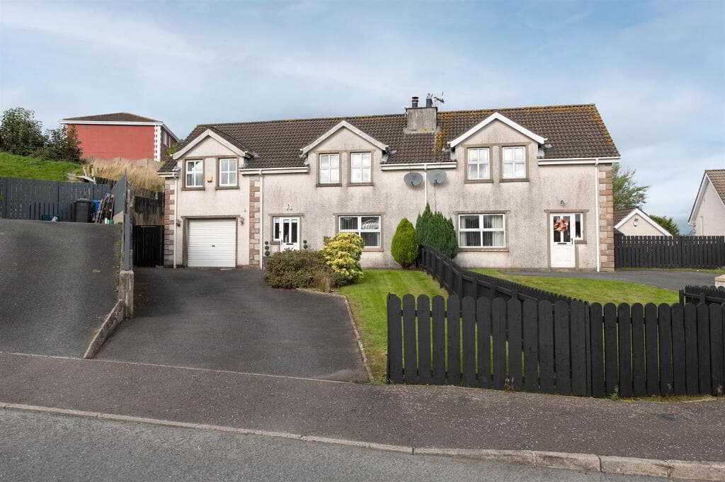 27 Vianstown Heights, Downpatrick, BT30 6TF