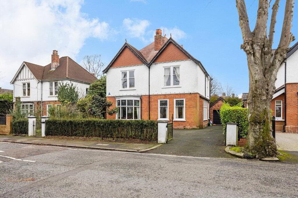 66 Myrtlefield Park, Belfast, BT9 6NG