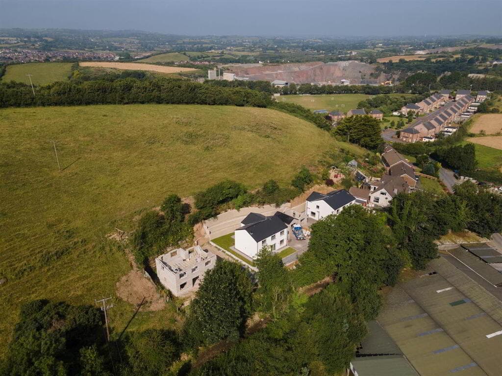 Site 2, 41 Moss Road, Ballynahinch, BT24 8EG