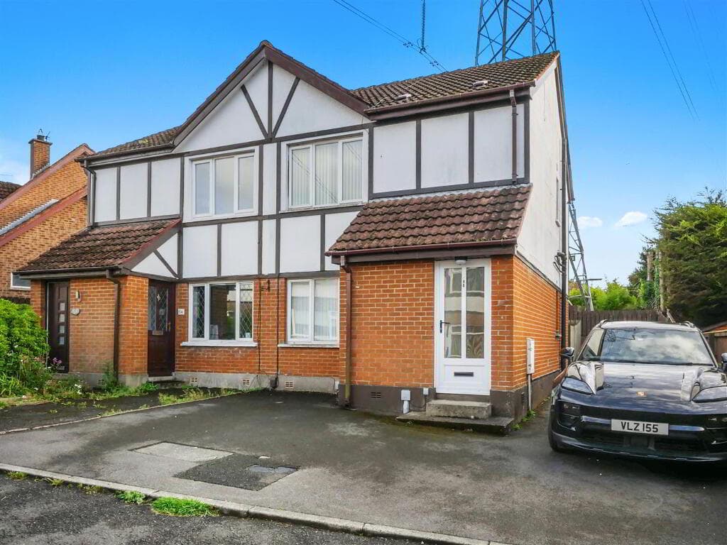 8b Rossdale Gardens, Cairnshill Road, Four Winds, Belfast, BT8 6XG