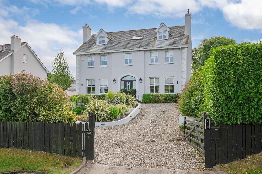 46a Craigdarragh Road, Helens Bay, BT19 1UB