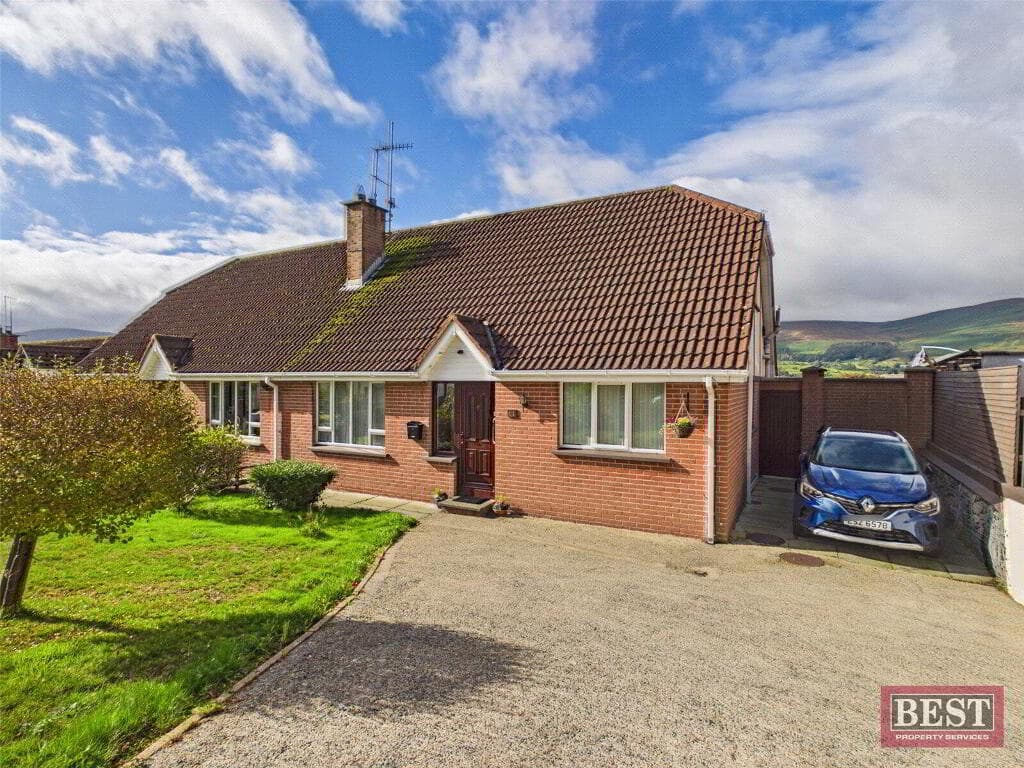61 Carrickree, Warrenpoint, Newry, BT34 3FA