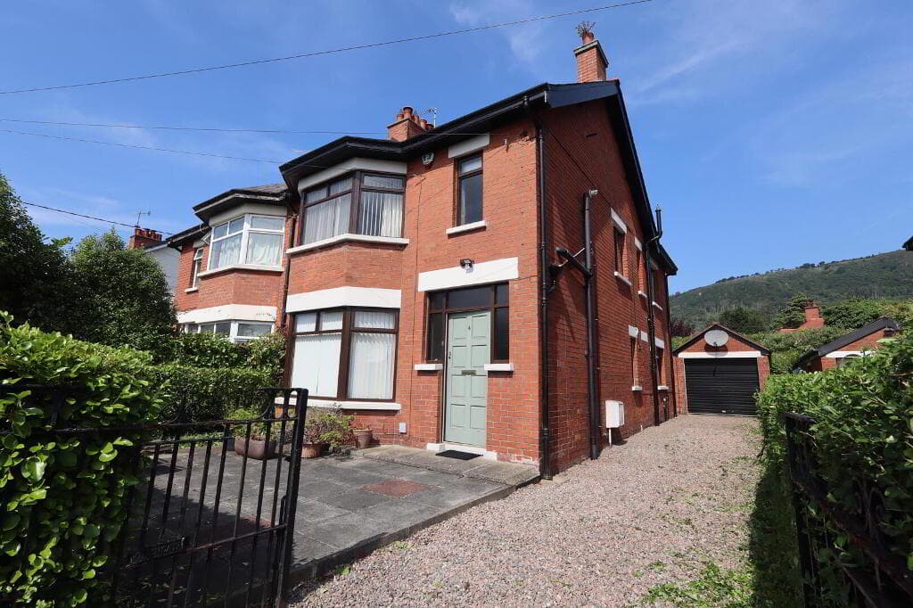 4 Goldenview Park, Carrickfergus, BT38 8RS
