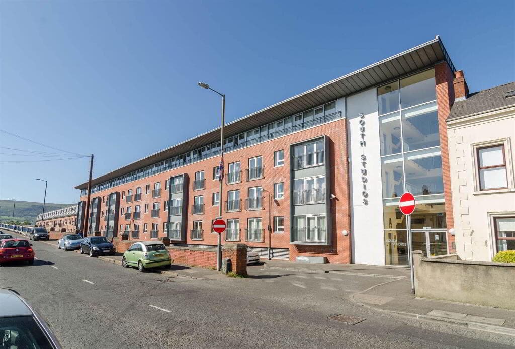 Apt 9 South Studios, 85 Tates Avenue, Belfast, BT9 7BS