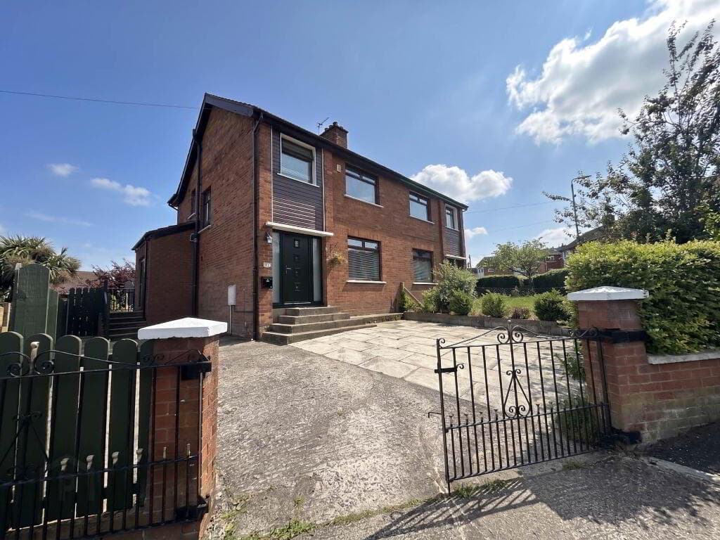 22 Gransha Gardens, Glen Road, Belfast, BT11 8AP