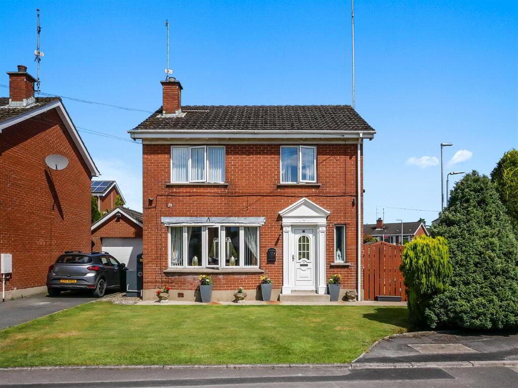 9 Winchester Drive, Carryduff, Belfast, BT8 8QD