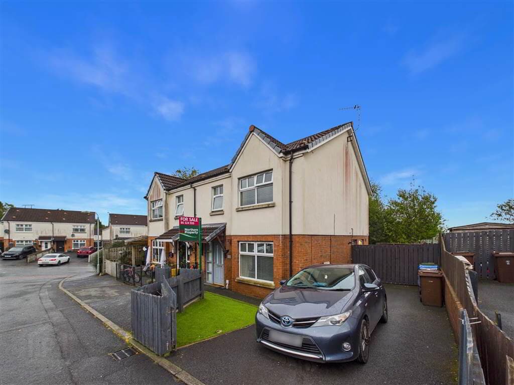 3 Foxes Glen, Dunmurry, Belfast, BT17 0WF