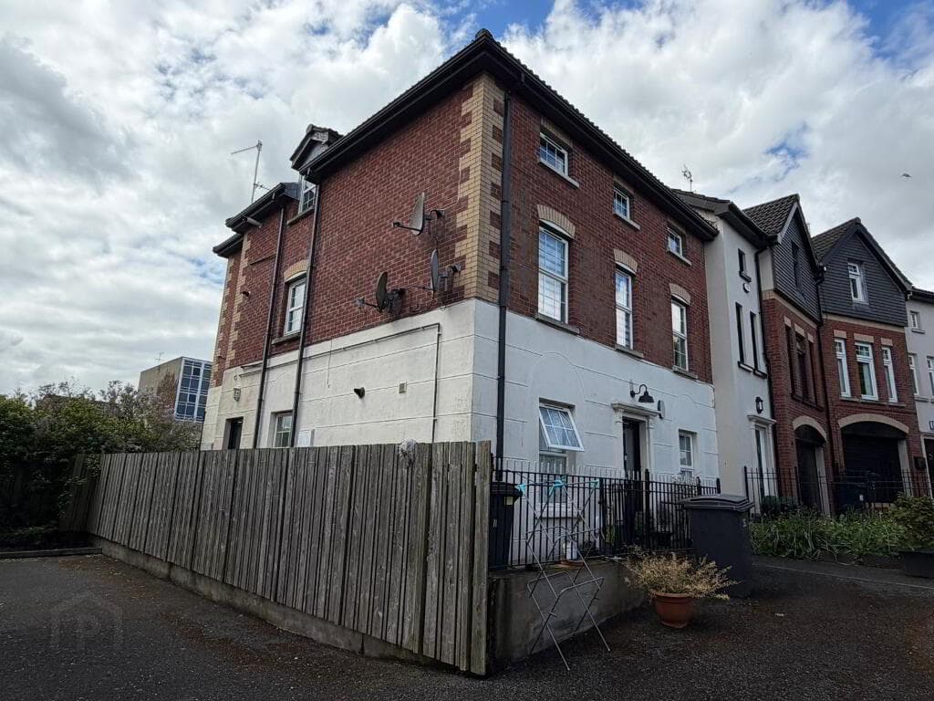 16 St Marys Gardens, Belfast, BT12 7LG