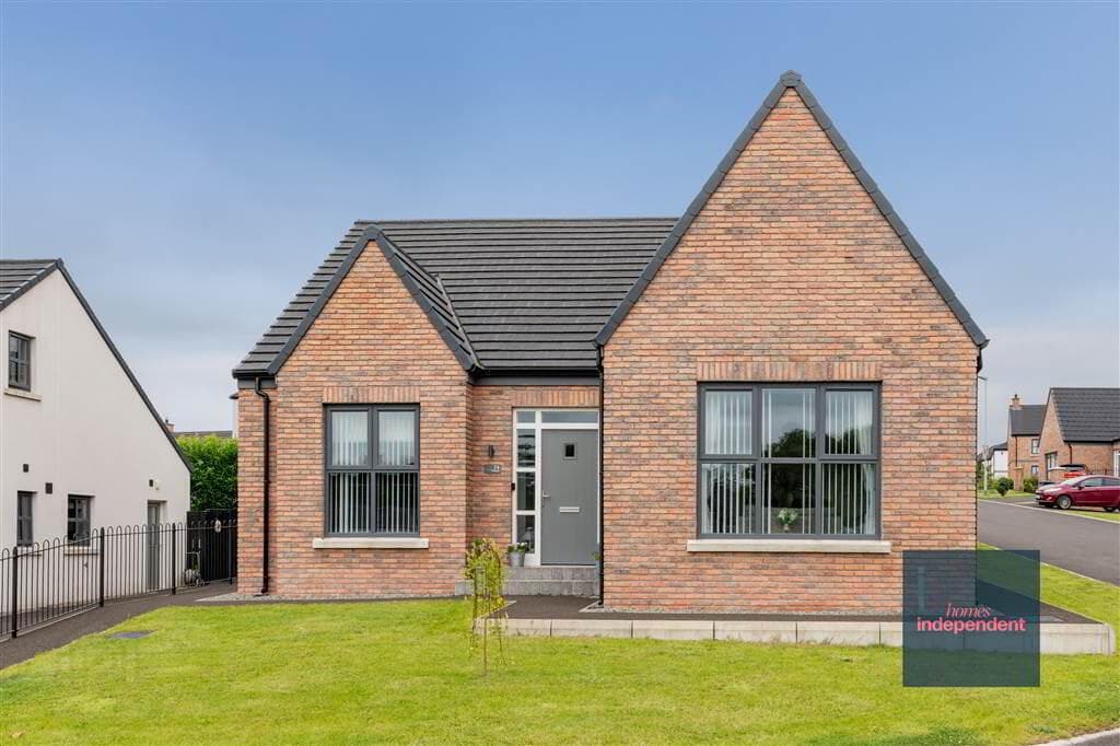 74 Castlegate, Galgorm, Ballymena, BT42 1SD
