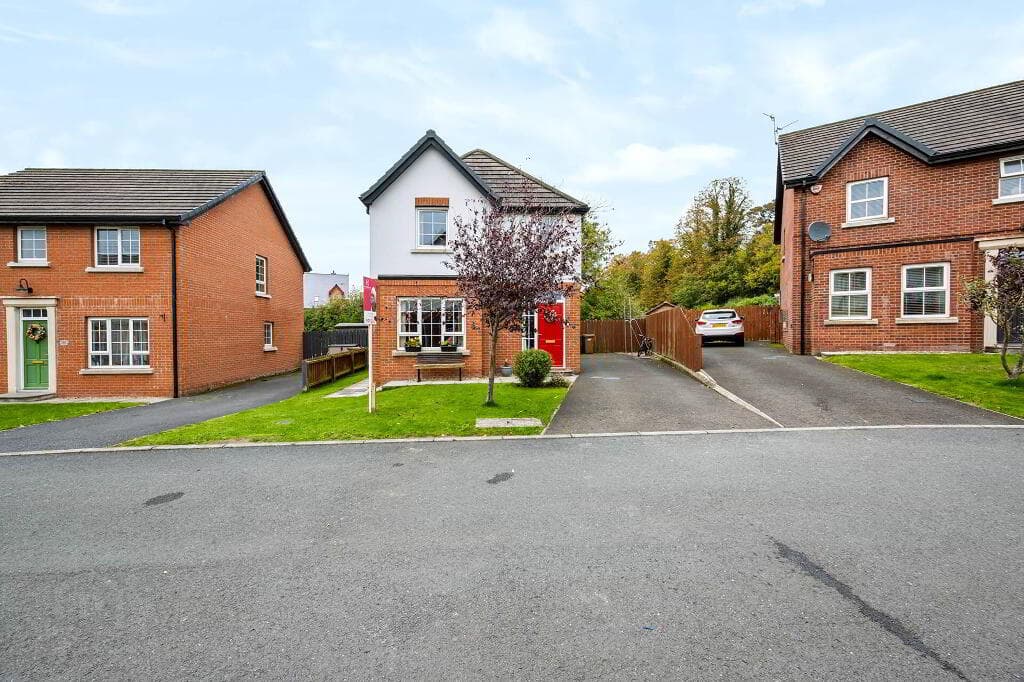 387 Belvedere Manor, Lurgan, Craigavon, BT67 9NT