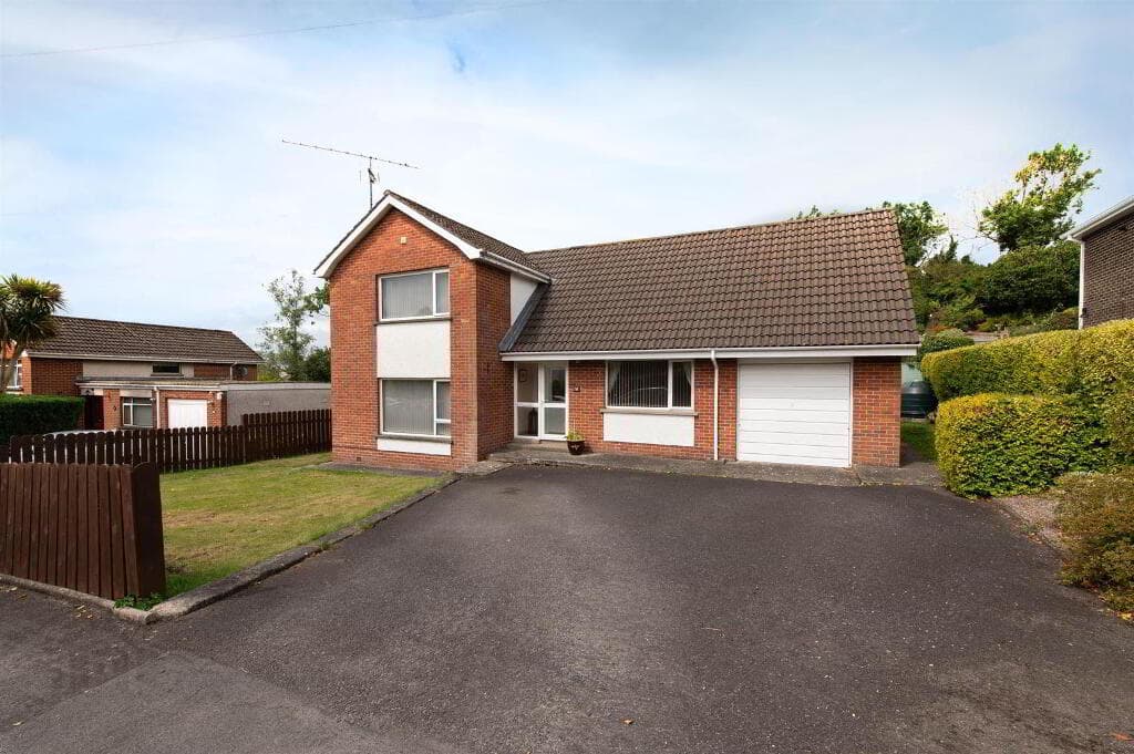 16 Ardenlee Gardens, Downpatrick, BT30 6PJ
