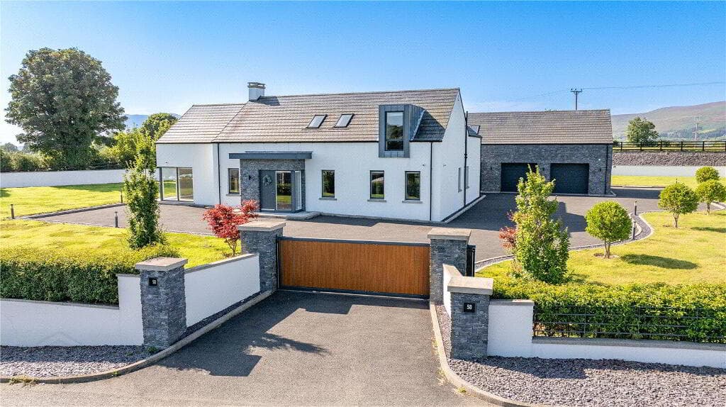 50 Donaghaguy Road, Warrenpoint, Newry, BT34 3PR
