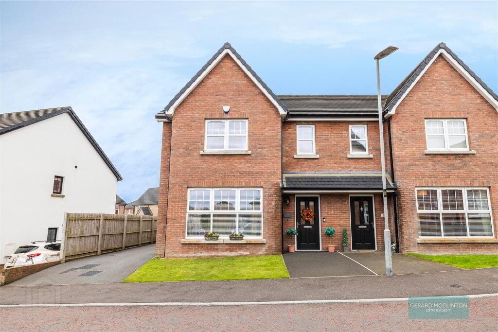 11 Sir Richard Wallace Manor, Lisburn, BT28 3YW