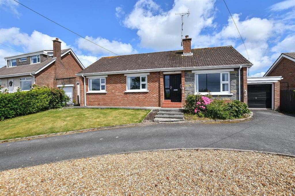 9 Ballynahinch Road, Crossgar, BT30 9HS
