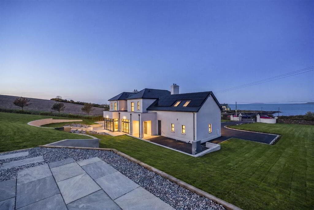 Lisnarede House, 170c Warren Road, Donaghadee, BT21 0PJ