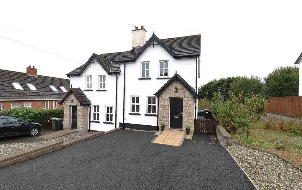 2 Barbrook Court, Dromore, BT25 1TT