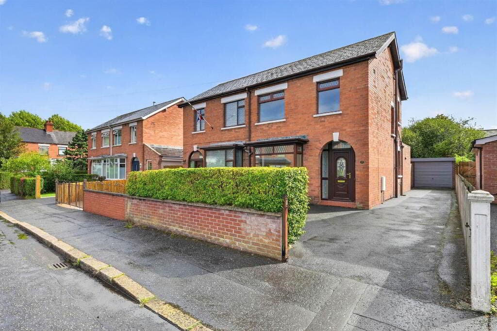 8 Blenheim Drive, Belfast, BT6 9GB