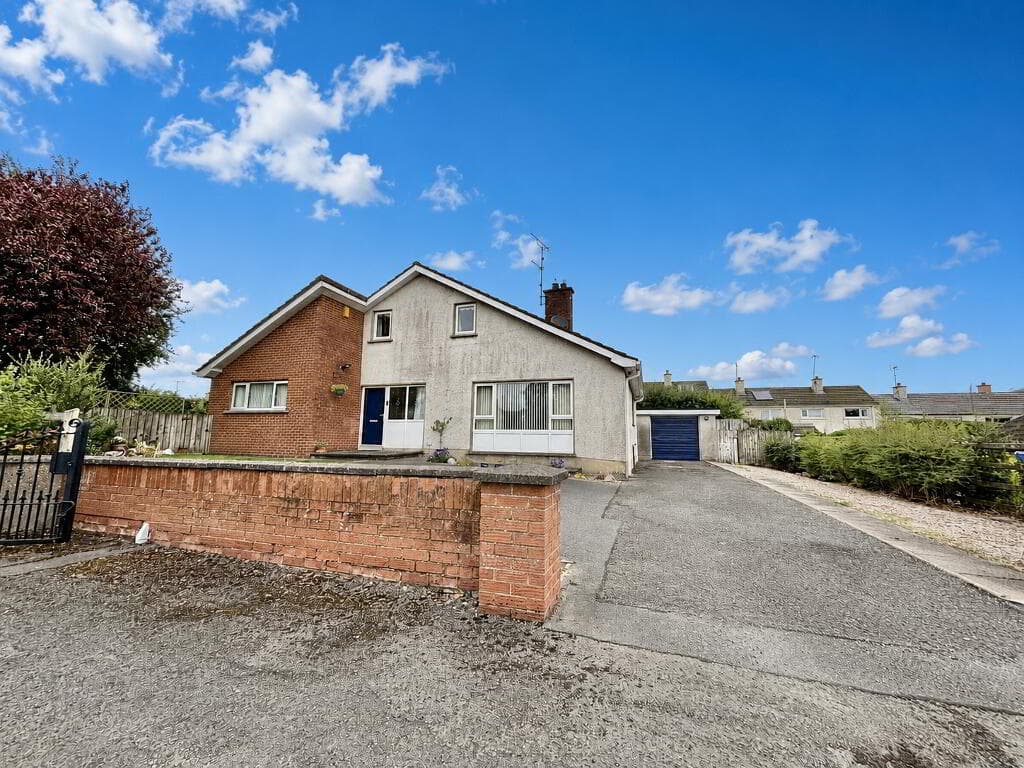 27 Pinewood Avenue, Omagh, BT79 0DB