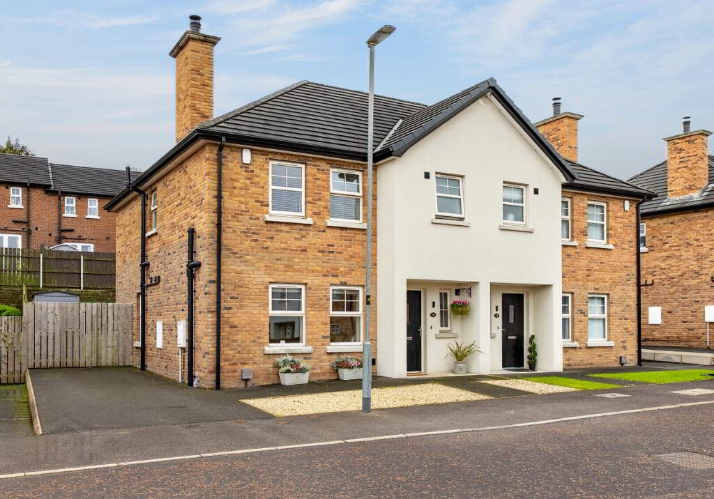 15 Carnwood Hall, Ballymena, BT43 5FJ