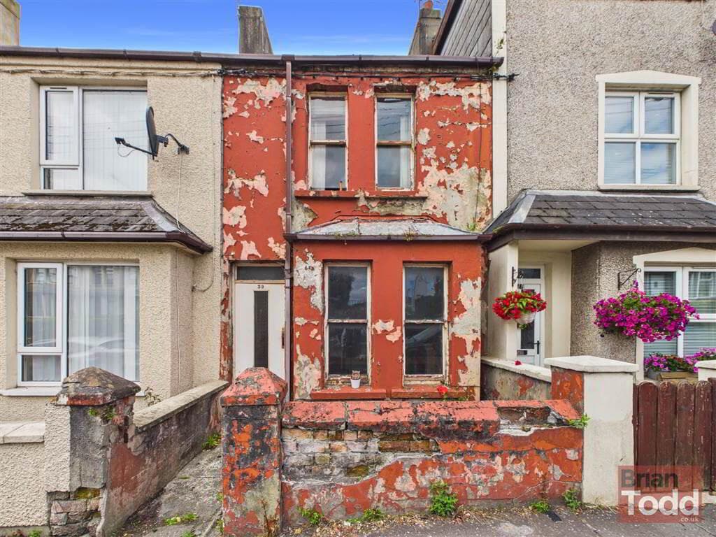 39 The Roddens, Larne, BT40 1QX