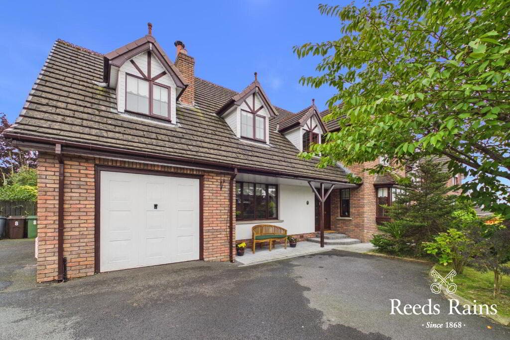 8 Highfields Avenue, Lisburn, BT28 3GE