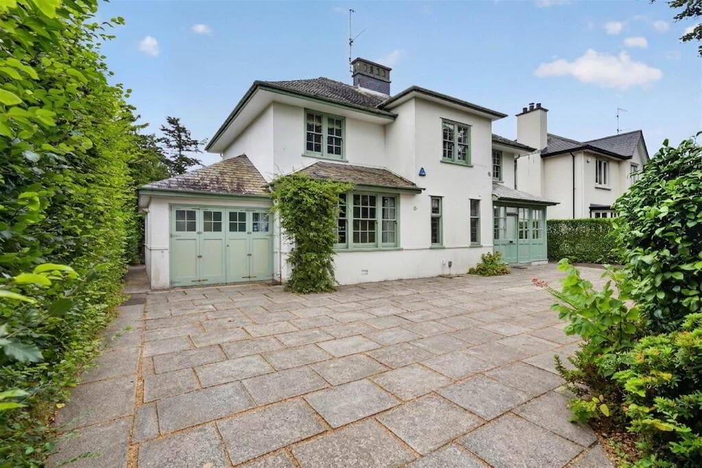 2 Shrewsbury Park, Malone, Belfast, BT9 6PN