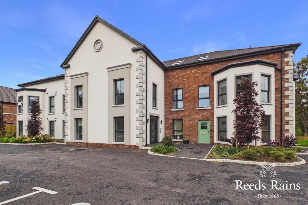 Apt 10, 132 Hillsborough Road, Lisburn, BT27 5QY