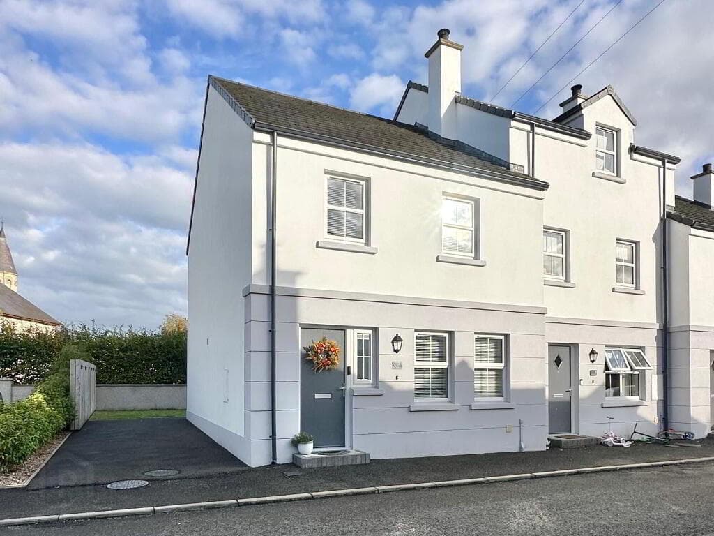10 Crawfords Close, Portglenone, BT44 8FB