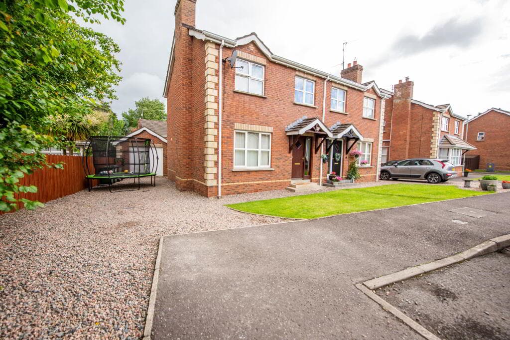 105 Murray Wood, Waringstown, Craigavon, BT66 7GW