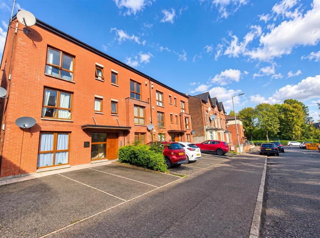 Apt 6, 38 Brookhill Avenue, Belfast, BT14 6BS