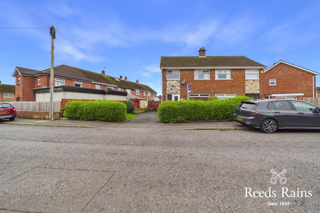 111 Dunleady Park, Dundonald, Belfast, BT16 1JX