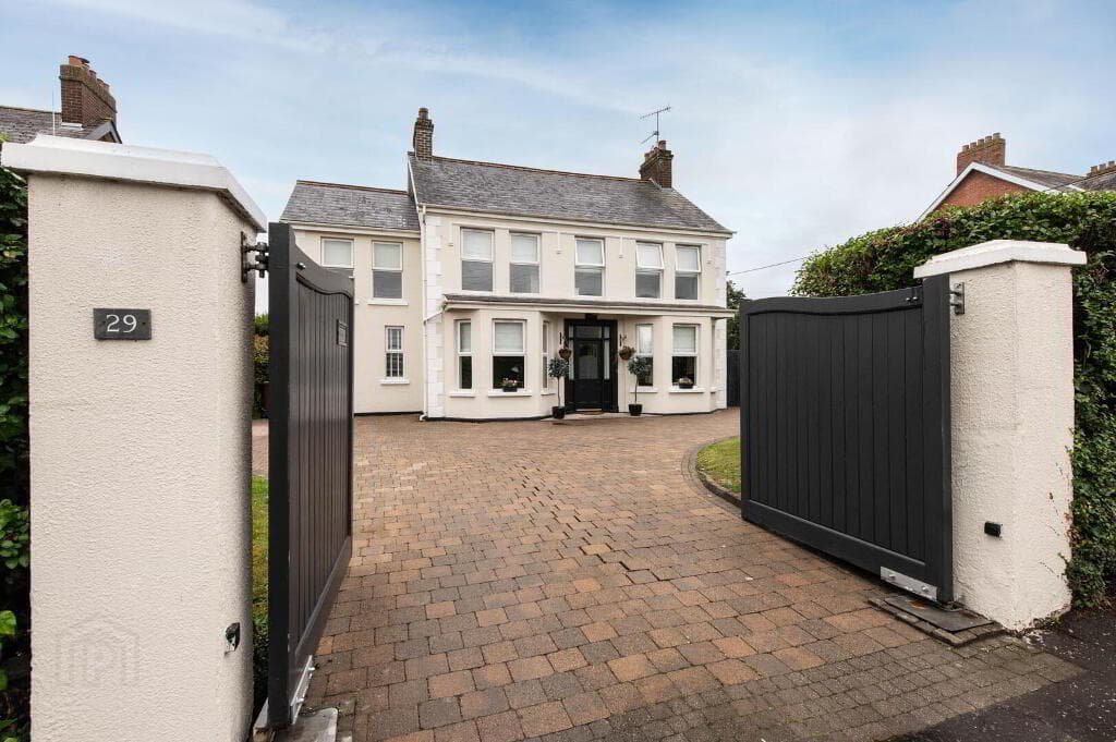 "Leahurst", 29 Upper Station Road, Greenisland, Carrickfergus, BT38 8RA