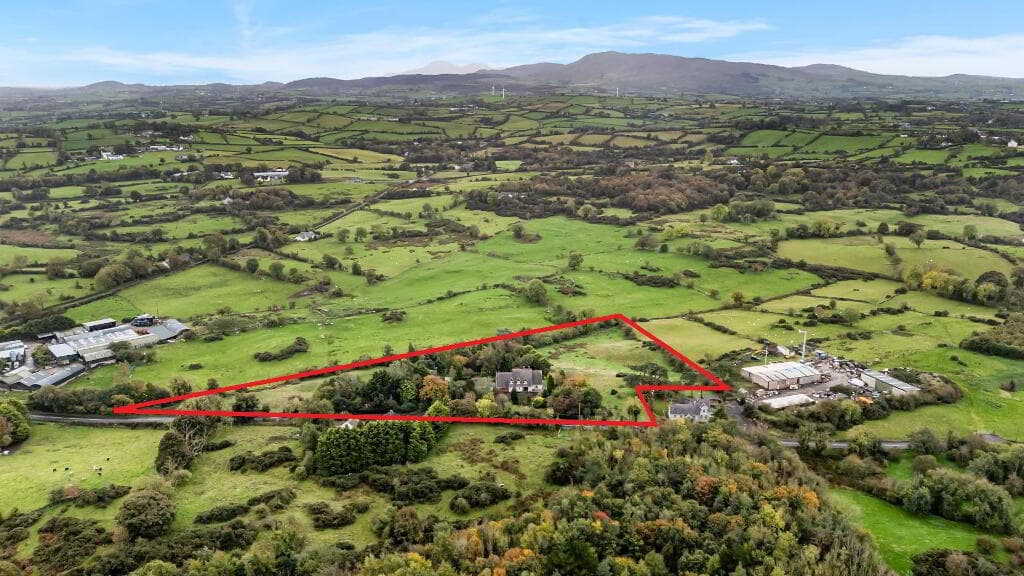 102 Dromore Road, Ballynahinch, BT24 8HX