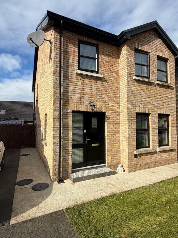 30 Glenview Manor, Strabane, BT82 8FA