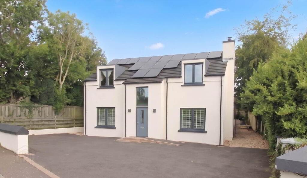 424 Belfast Road, Bangor, BT19 1UE