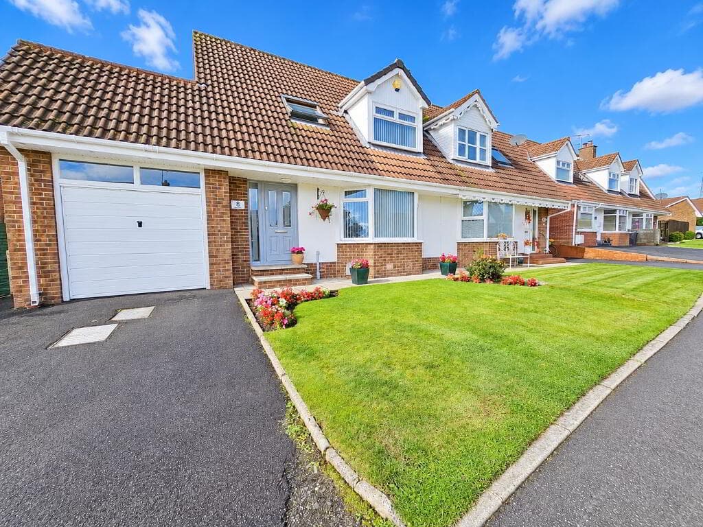 8 Hillview Avenue, Carrickfergus, BT38 8YP