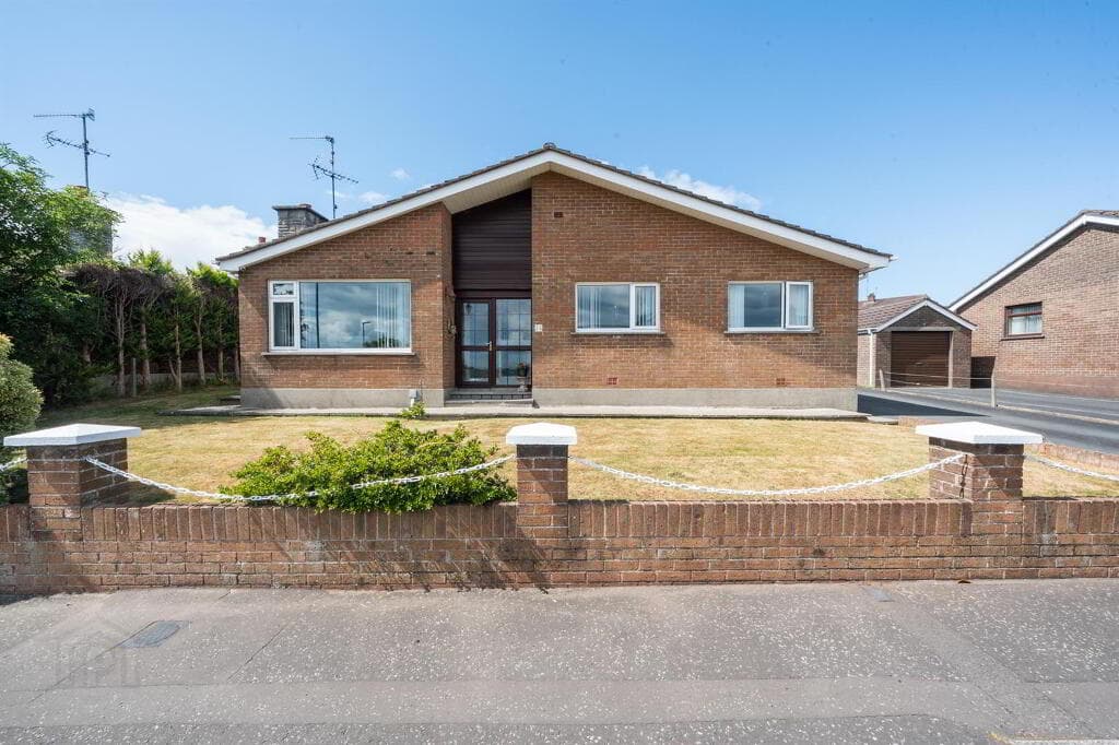 26 Carlisle Park, Ballynahinch, BT24 8HJ
